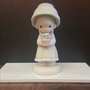 Charming green and pink Figurine